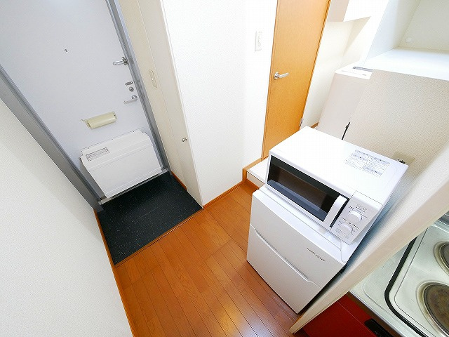 レオパレス萩ヶ丘の玄関|明るい玄関です
