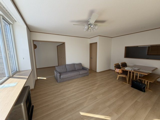 【居間・リビング】の画像