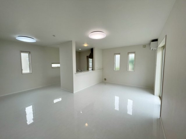 【居間・リビング】 | 太田市下浜田町中古戸建