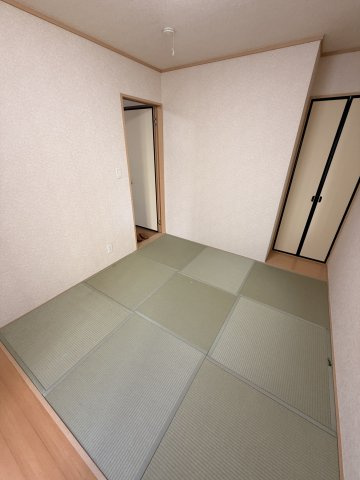 伊奈町貸戸建の和室|い草の香りが落ち着く素敵な和室です