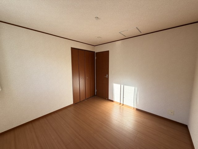 伊奈町貸戸建の洋室|きれいな洋室です