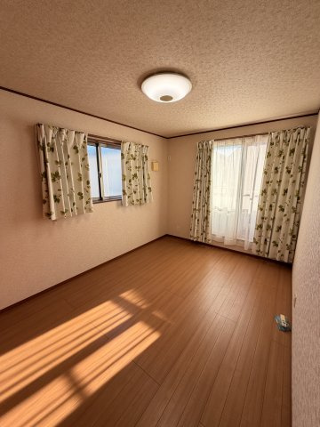 伊奈町貸戸建の洋室|使い勝手のいい洋室です