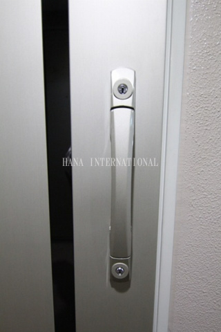 レジディア浦安の玄関