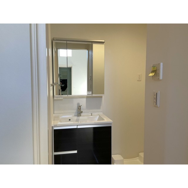 Lys blancの洗面所|脱衣スペースもあります