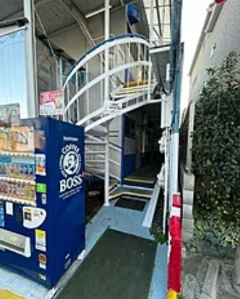 六三四ハイツのエントランス