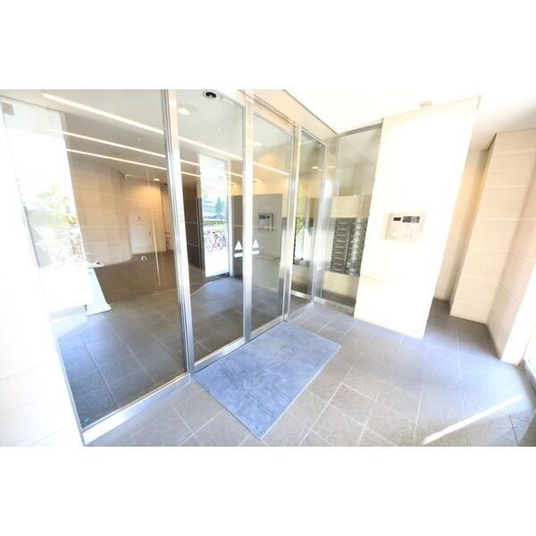 レジディア高岳のエントランス