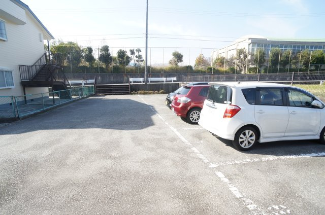 エルディムコスモⅠの駐車場