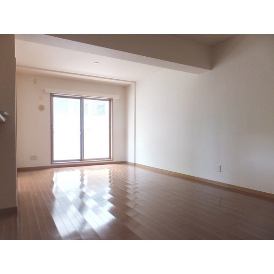 ロイヤルヒルズ中浦和の居間・リビング|LDK