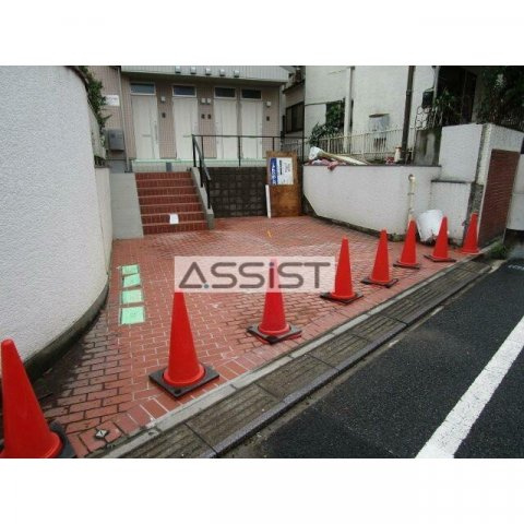 ステージクォリアップ経堂の駐車場