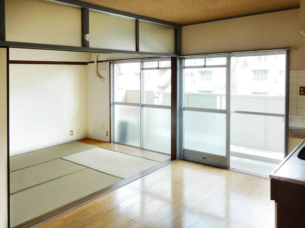 ビレッジハウス上尾向原1号棟の居間・リビング|ビレッジハウスの同一物件・同一タイプの間取りの写真です