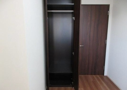 プラウドタワー武蔵浦和レジデンスの収納|収納(洋室4.5畳)　※2026.1撮影