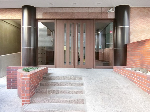 ライオンズマンション西川口第壱壱のエントランス|落ち着いたエントランスです