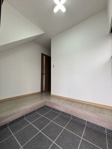 villageⅡの玄関|明るい玄関です