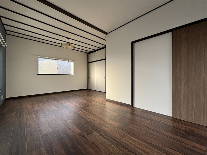 villageⅠの寝室|落ち着いた色調の寝室です