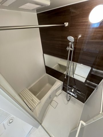 鴻巣市大間２丁目のアパートの浴室|コンパクトで使いやすいお風呂です