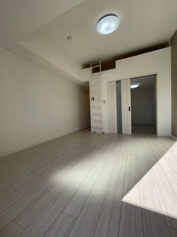 鴻巣市大間２丁目のアパートの洋室|明るい洋室です