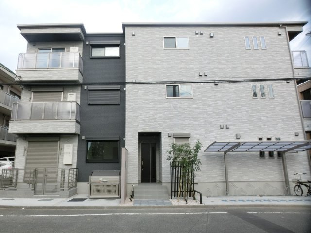 ＬＡＶＩＮＧ　ＣＯＵＲＴ 戸田の外観|落ち着いた雰囲気の外観です