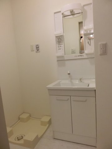 ＬＡＶＩＮＧ　ＣＯＵＲＴ 戸田の洗面所|使いやすい洗面所です