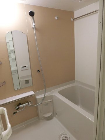 ＬＡＶＩＮＧ　ＣＯＵＲＴ 戸田の浴室|きれいなお風呂です