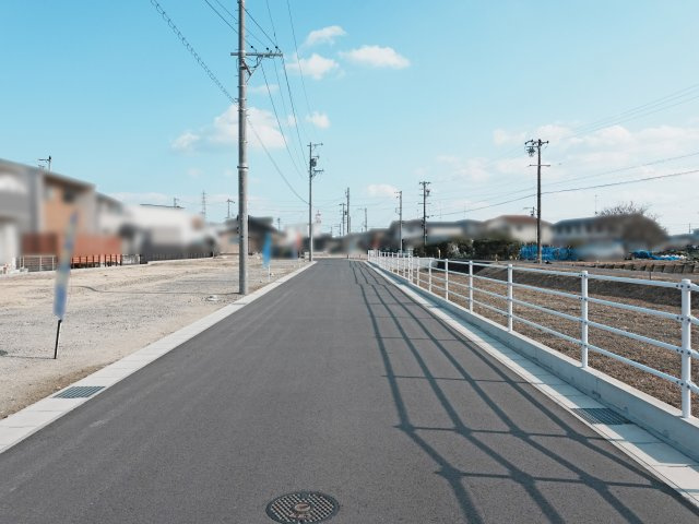 【前面道路含む現地写真】 | 津市美川町　９区画宅地分譲 | 分譲地内前面道路