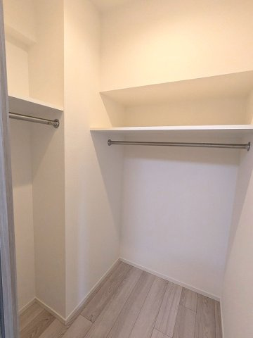 エスレジデンス浅草clarityの収納|4帖洋室のウォークインクローゼットです