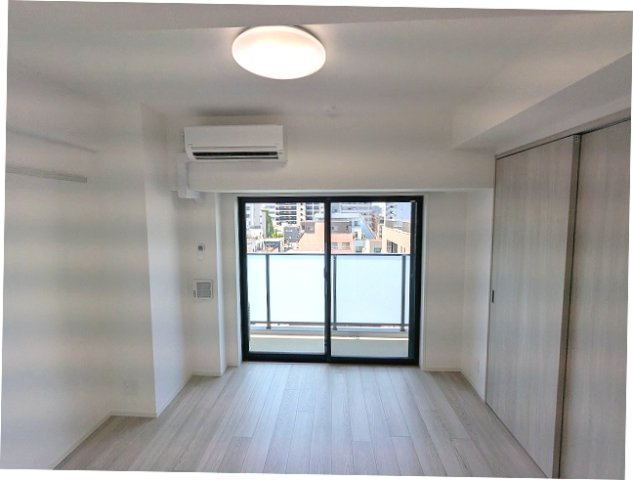 エスレジデンス浅草clarityの設備|カウンターキッチン、リビングと各洋室にエアコンと照明付きです、インターネットWi-Fi無料、ペット可小型犬or猫1匹