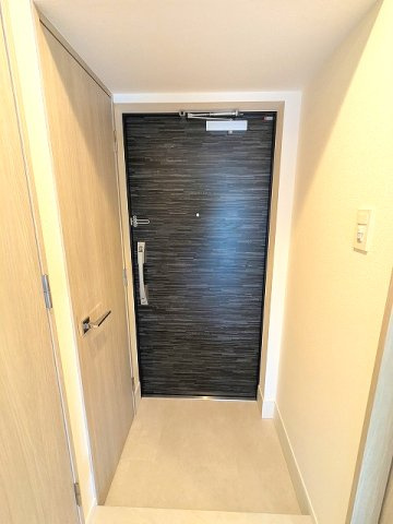 エスレジデンス浅草clarityの設備|ディンプルキーのダブルロックセキュリティ、人感センサー付き玄関ライト