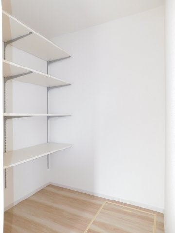 清須市西須ケ口1期の収納|◇パントリー◇　　キッチン横に大きなパントリー併設♪