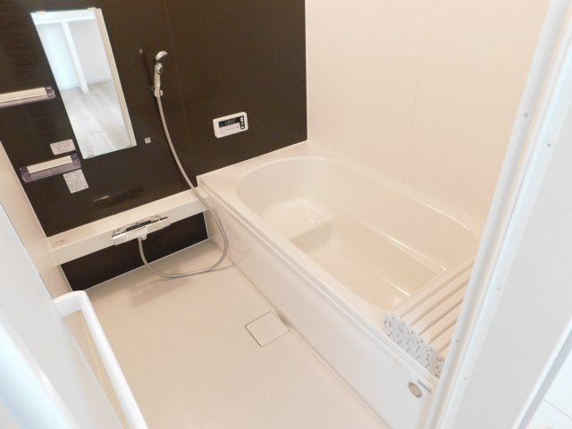 清須市西須ケ口1期の浴室|◇浴室◇　　広い１坪サイズ・浴室暖房乾燥機・保温浴槽・追い焚き機能・ベンチ浴槽・エコシャワー・オートバス・バリアフリーバス・浴室窓あり♪