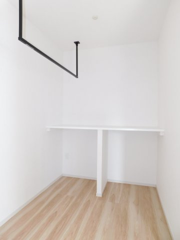 清須市西須ケ口1期の収納|◇ランドリースペース◇　　カウンター＆ホスクリーン完備！　タオルや着替えなどを置いておくスペースとして大活躍♪