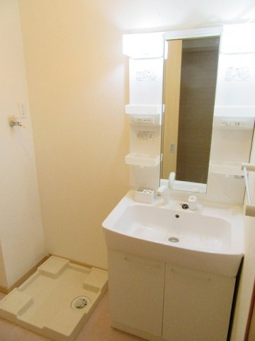 ウィステリアガーデン　Ｃの洗面所|洗面所です