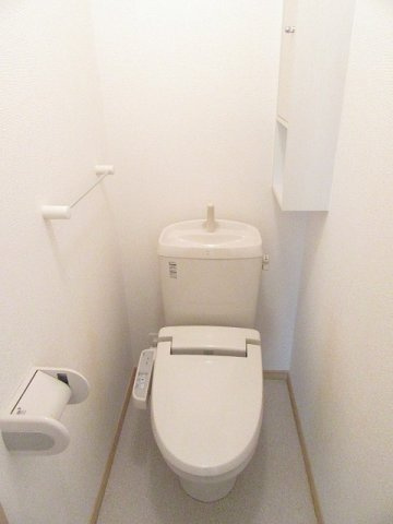 ウィステリアガーデン　Ｃのトイレ|ゆったりとした空間のトイレです