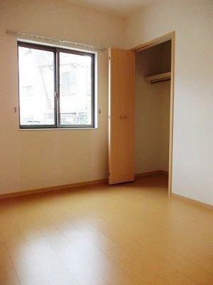 ウィステリアガーデン　Ｃの内装|明るい色調の室内です