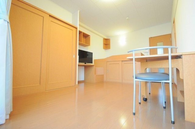 レオパレス亀山の居間・リビング|※写真と現状が異なる場合は現状を優先