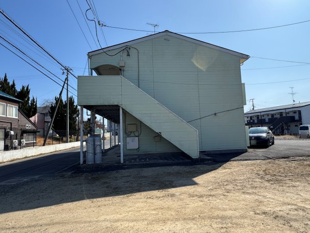 想定年間賃料474万　想定利回り13.54％　木造の外観