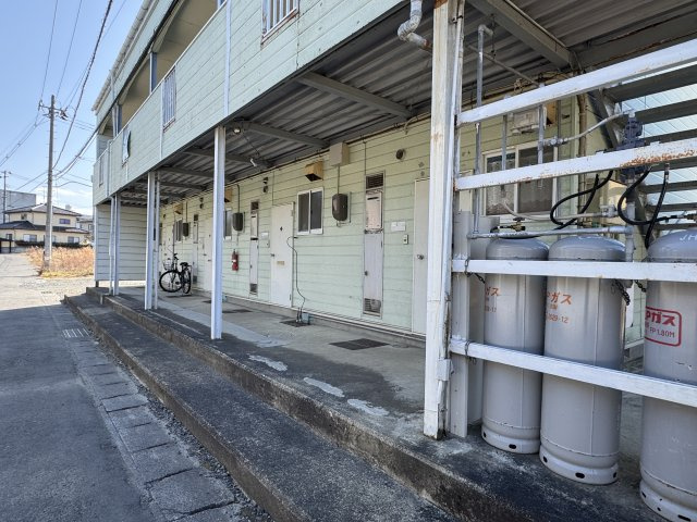 想定年間賃料474万　想定利回り13.54％　木造のその他共用部分