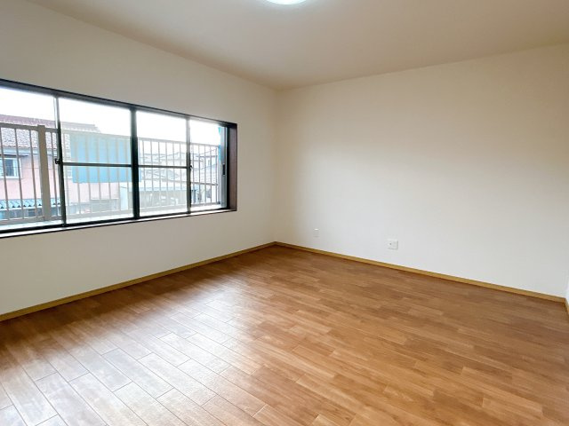 【商談中】リフォーム中古戸建　安八郡神戸町大字加納　昭和56年築の洋室