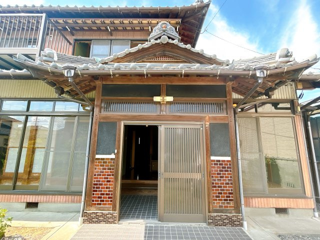 【商談中】リフォーム中古戸建　安八郡神戸町大字加納　昭和56年築の玄関