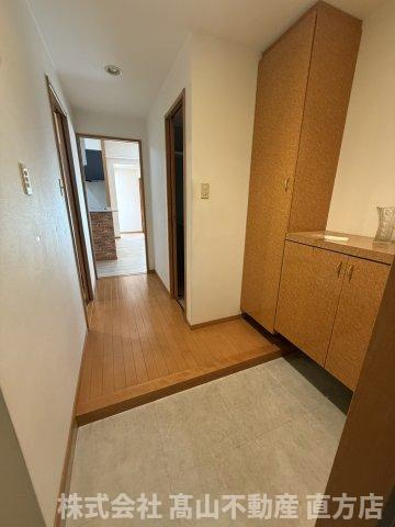 プリンス二番館の玄関