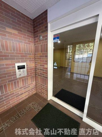 プリンス二番館のエントランス