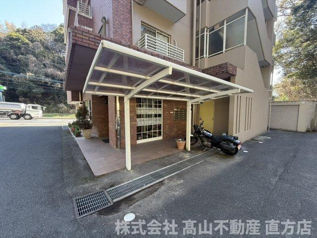 プリンス二番館の駐車場