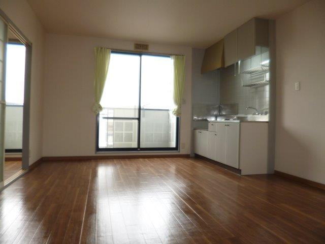 サンビレッジ新田Cの居間・リビング