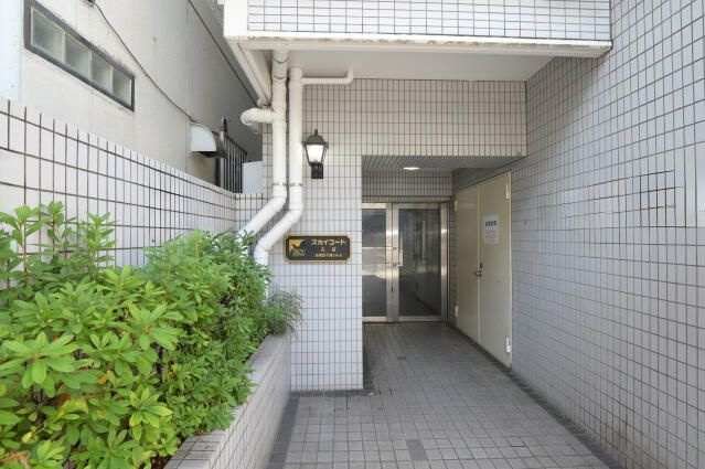 スカイコート入谷のエントランス
