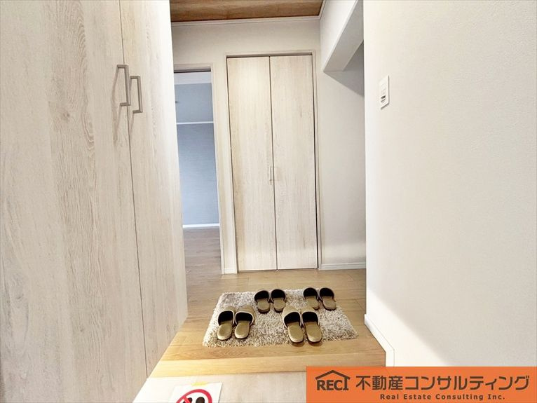今津浜パークタウン16号棟の玄関