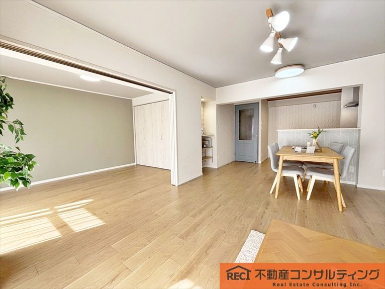 今津浜パークタウン16号棟の居間・リビング|R7年12月リフォーム済み