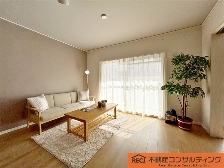 今津浜パークタウン16号棟の居間・リビング