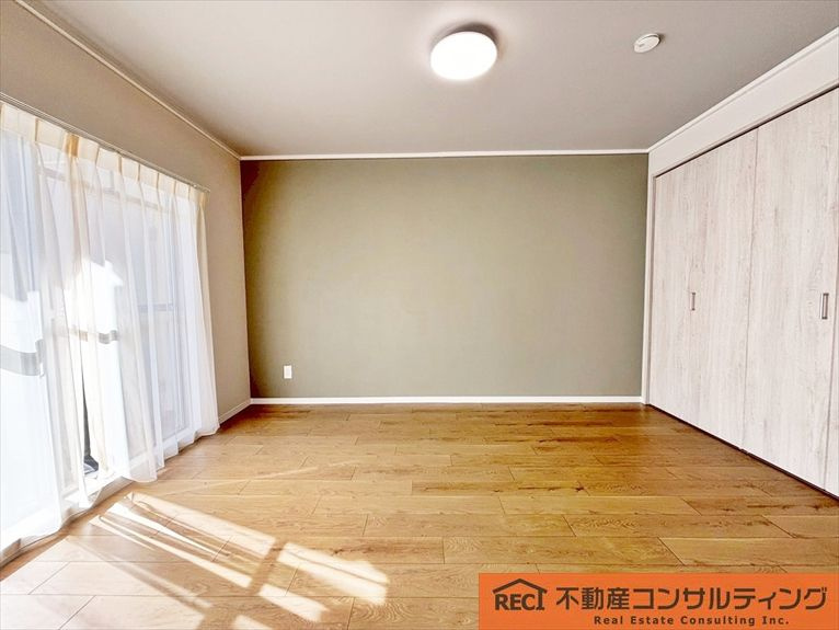 今津浜パークタウン16号棟の洋室