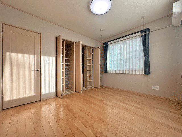 宮城郡利府町菅谷字赤坂の洋室