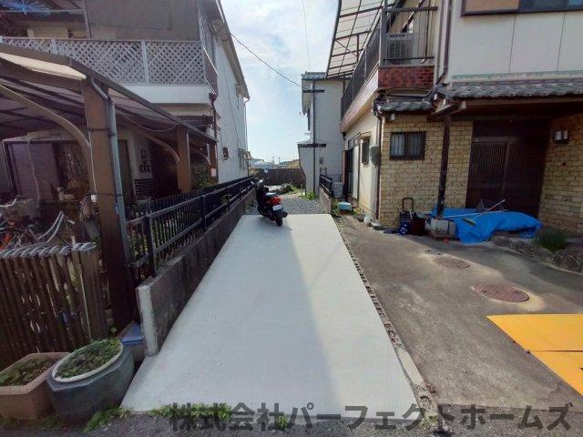 【前面道路含む現地写真】の画像