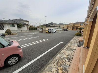 【駐車場】 | サニーヴィレッジⅢ | 駐車場